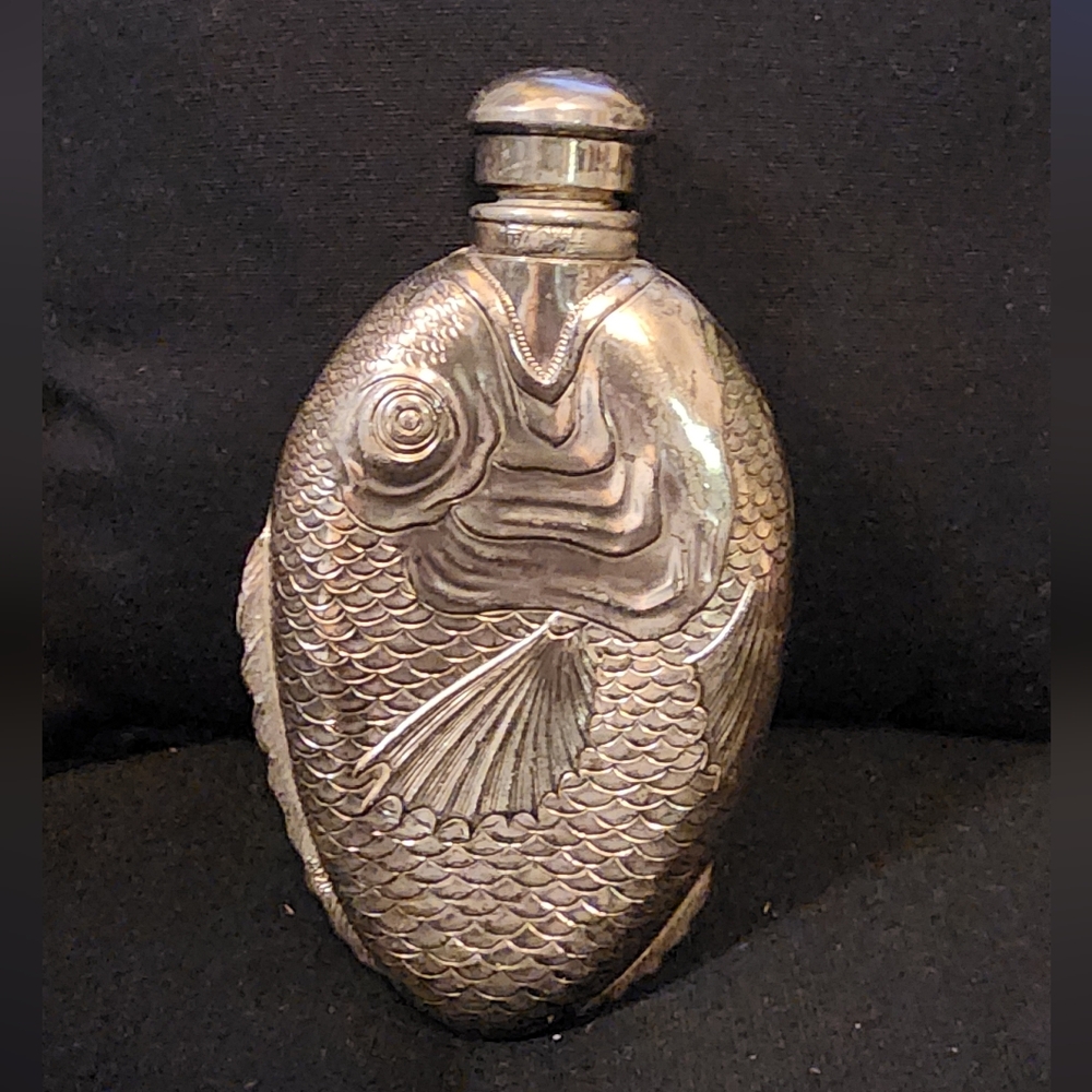 "RARE & UNIQUE" Vint Towle Silver-Plated Fish Hip Flask - Excellent Condition!